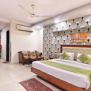 Hotel Emporio Near New Delhi Railway Station